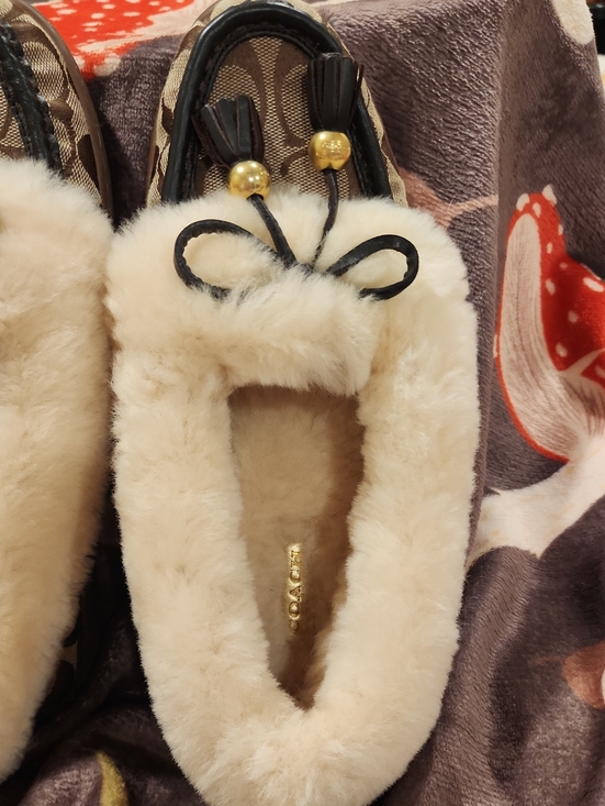 Coach Shoes - Coach Beige Shearling-Trim Logo Moccasins with Black Tassel Sz. 8 Excellent